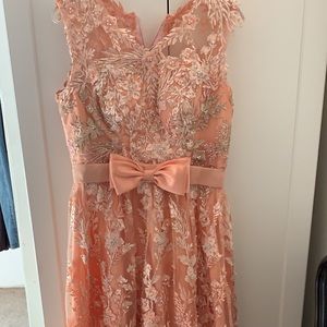 Unique dress, new style.